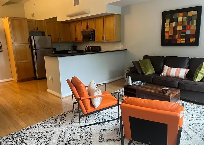 Downtown Norfolk Loft
